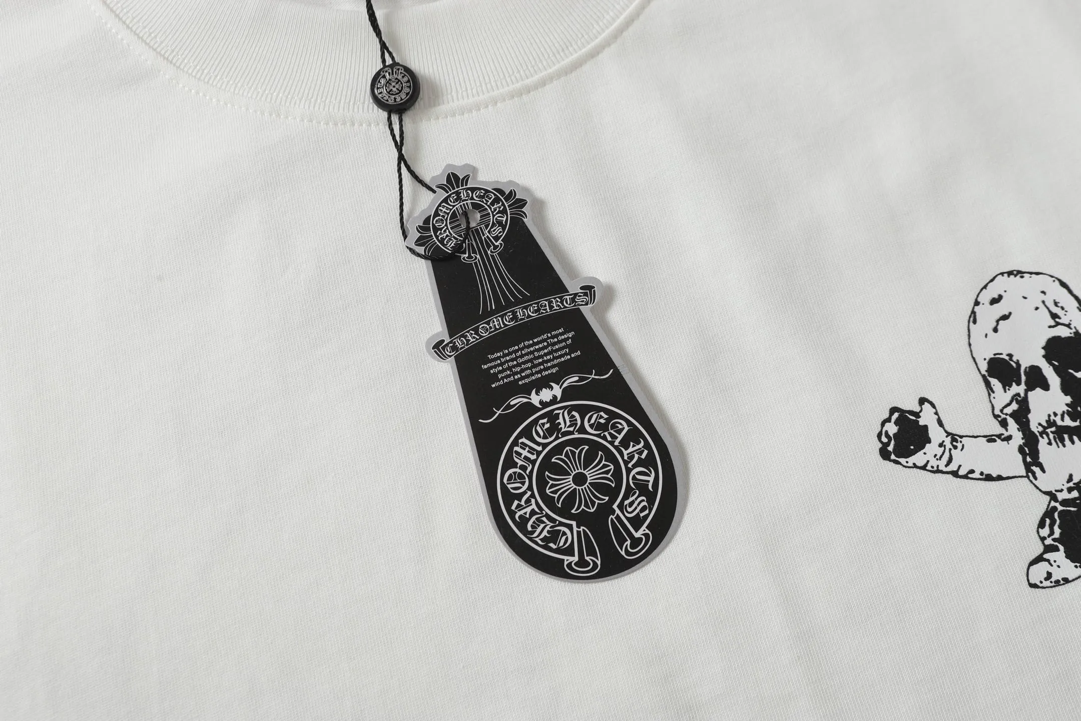 🅿️160 Chrome hearts ch Chrome hearts little monster printed short-sleeved t-shirt. Large version. Loose and stylish. Low version, slim and long version, upper body and crotch pull. 100% commitment: top quality, not fast food. The highest version on the market. Top quality, 280g, 26 counts of custom-dyed double yarn cotton, same style for men and women, complete with three standards. Color: black, white Size: XS-L